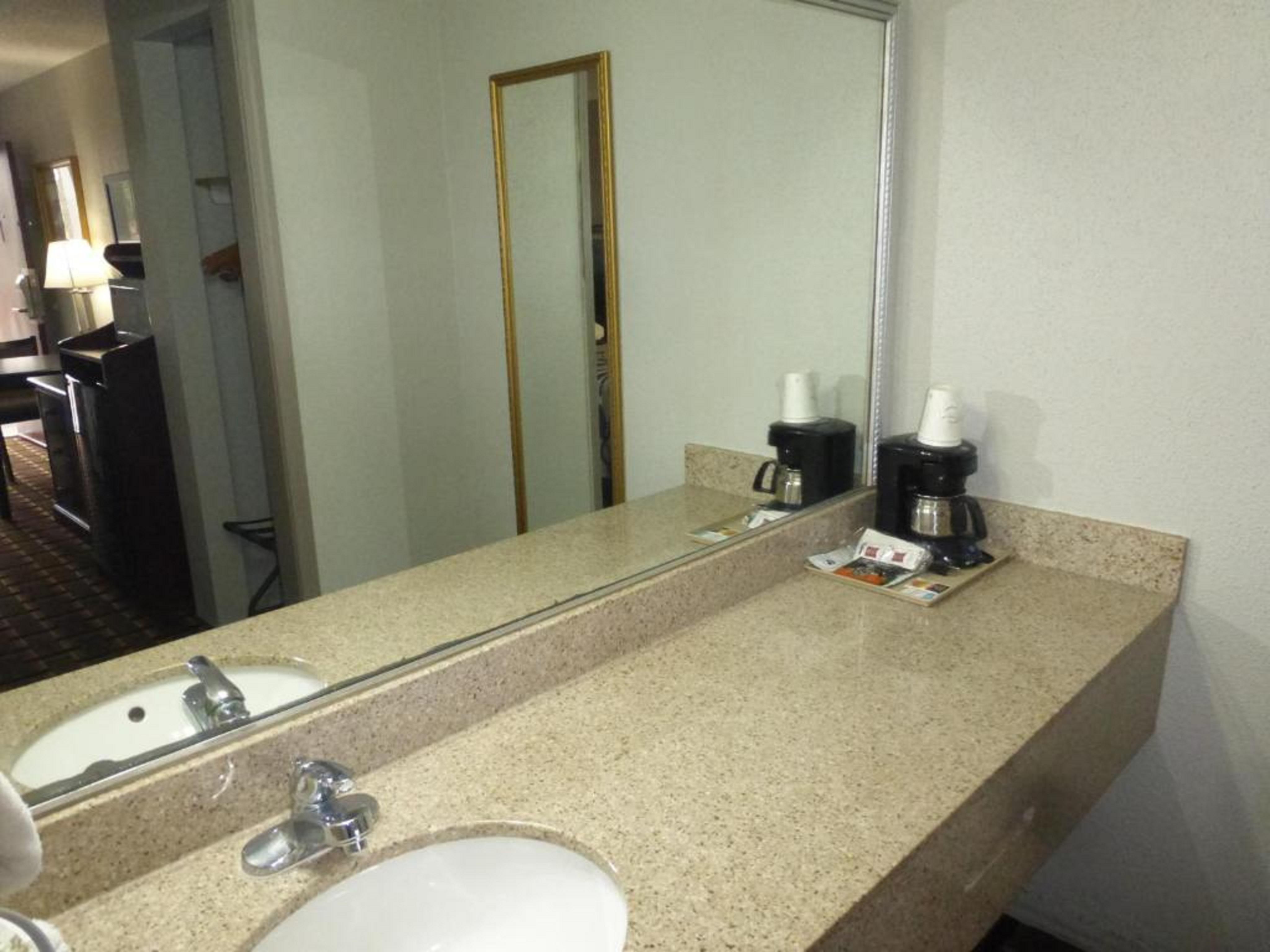 Red Roof Inn Evergreen Extérieur photo