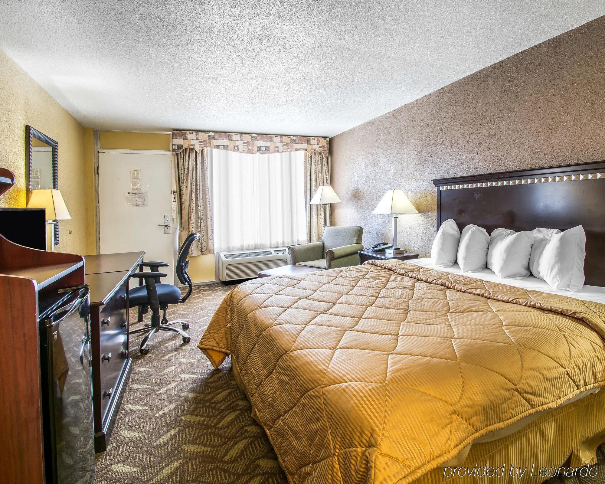 Red Roof Inn Evergreen Extérieur photo
